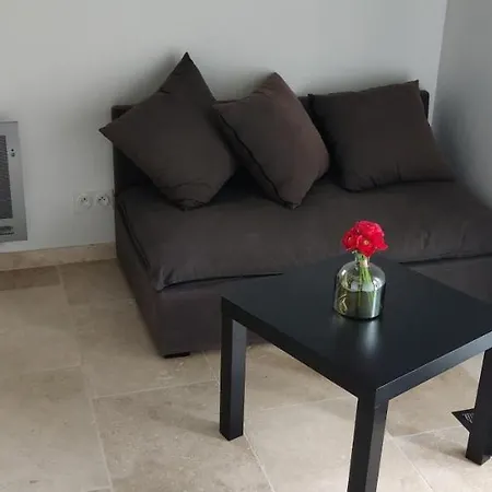 Duplex Avec Jardin Et Parking Ferme * Congenies